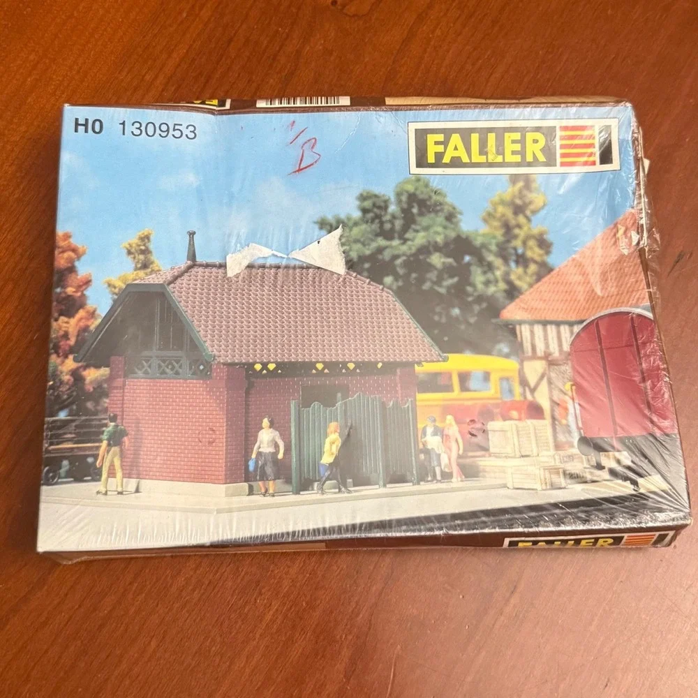Faller HO scale 130953 Toilet Facility sealed Toilettenhaus vintage kit
